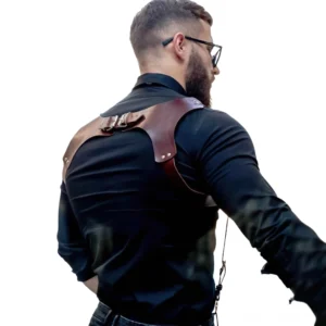 Gothic Leder-Harness für Herren – Rückansicht mit doppeltem Rückenschnallensystem und oberer Rückenkompression