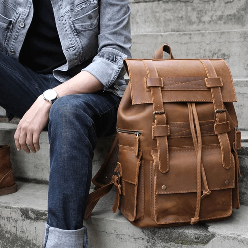 Gothic Leder Reiserucksack mit Organisations-Architektur und funktionalem Taschenentwurf - Struktur