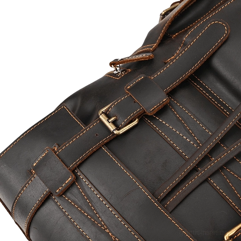 Gothic Leder Rucksack Unterfach und Tiefenstruktur - Dimensionale Ansicht Speicherplatz