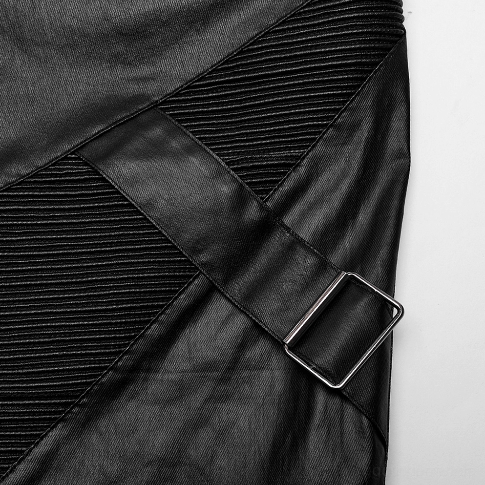 Nahaufnahme der verstellbaren Seitenschnalle Gothic Hose mit Metallschnalle und geripptem Panelaufbau