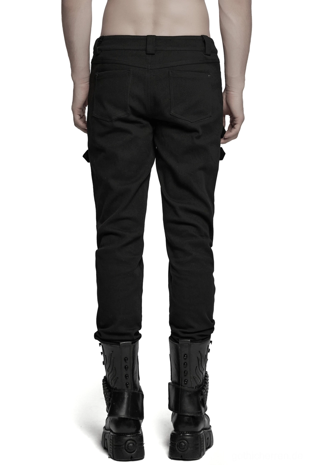 Schwarze taktische Schnallengurt Gothic-Lederhose Rückansicht mit Totenkopf-Details und Plateau-Combat-Boots Styling-Referenz