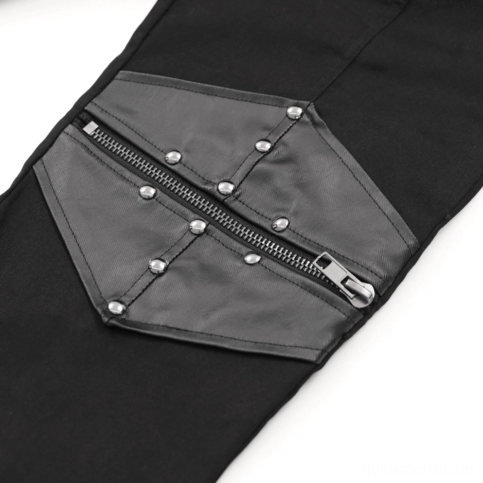 Verstärkte Leder-Kniepanele mit industrieller Nieten-Platzierung auf der Gothic Lederhose