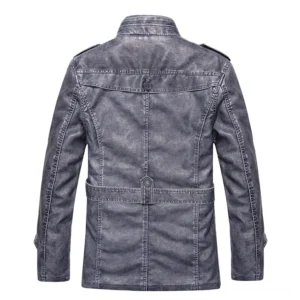 Herren-Gothic-Lederjacke Rückansicht mit Rückensteg und taillierten Nähten, Fleece-Futter sichtbar