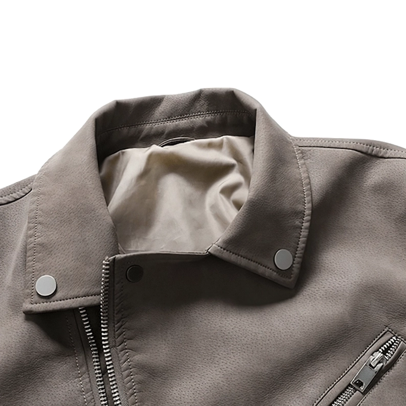 Gothic-Lederjacke Tragedemonstration auf Schneiderpuppe zeigt Passform Drape und strukturiertes Silhouetten-Profil