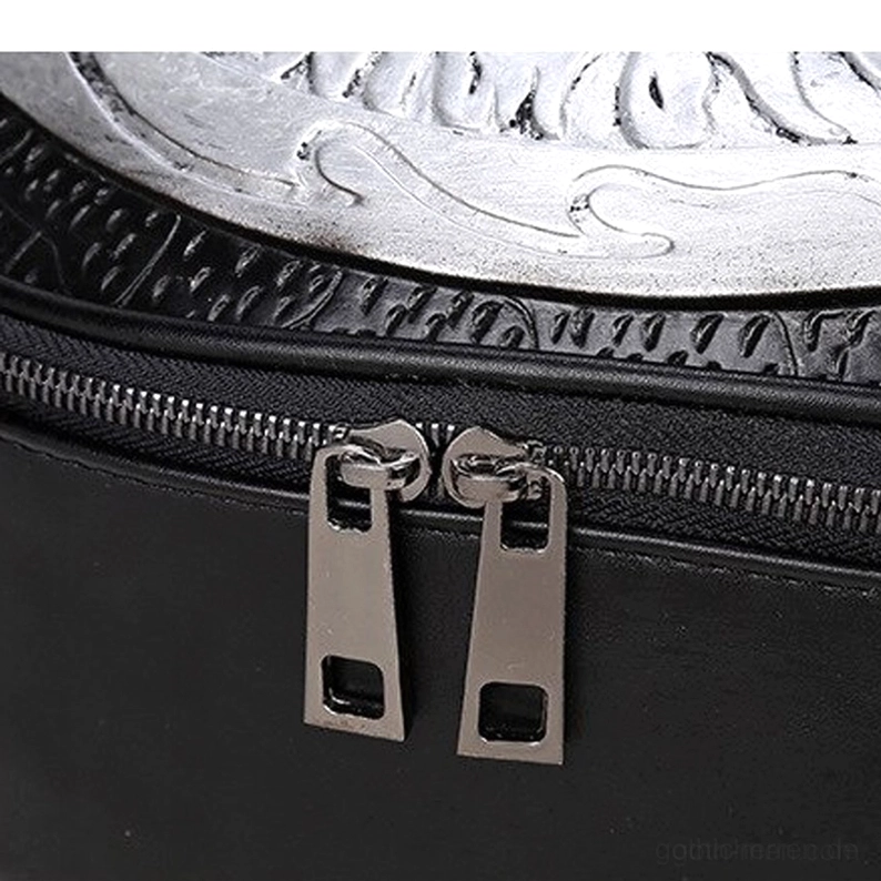 Doppelte Metall-Reißverschluss-Züge am geprägten Leder Gothic Rucksack technisches Detail und Verschluss-Mechanismus