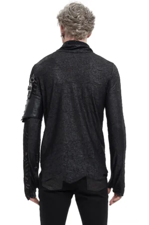 Rückansicht asymmetrisches gotisches Mesh Longsleeve zeigt Kunstleder-Armgarter, unregelmäßiger gekrümmter Saum und charakteristische Knitter-Strickstruktur