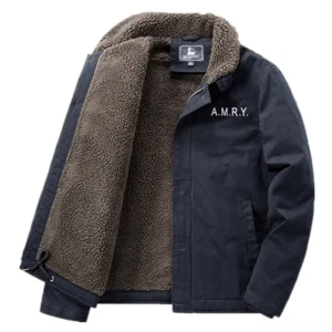 Gothic Military Jacke Navy Blau mit Sherpa-Futter Front Flachansicht Polyester Canvas Breitgewebe mit gestickerten A.M.R.Y. Branding Studio Produktfotografie