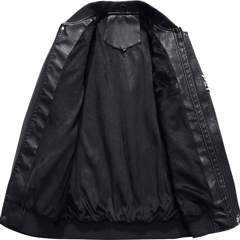 Gothic Moto Lederjacke Innenansicht mit Fleece Futter für Wärmeisolation Komfort und Haltbarkeit