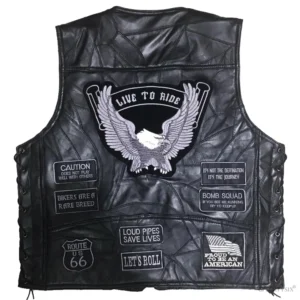 Schwarze Gothic-Motorrad-Lederweste Rückansicht mit besticktem Adler-Patch und Live-to-Ride-Embroidery auf Biker-Weste
