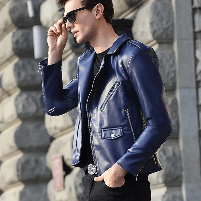 Gotische Motorradjacke Kragen und Hardware-Detail gezahnter Reverskragen Reißverschluss-Mechanismus Nahaufnahme