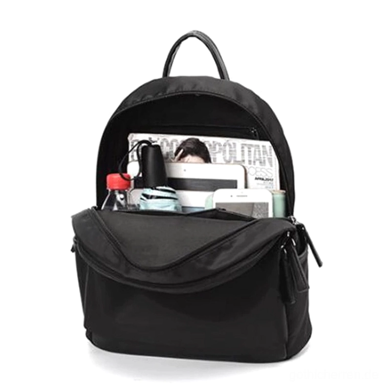 Gothic Oxford Rucksack Vorderansicht Winkel minimalistische Designer Casual Daypack Ansicht