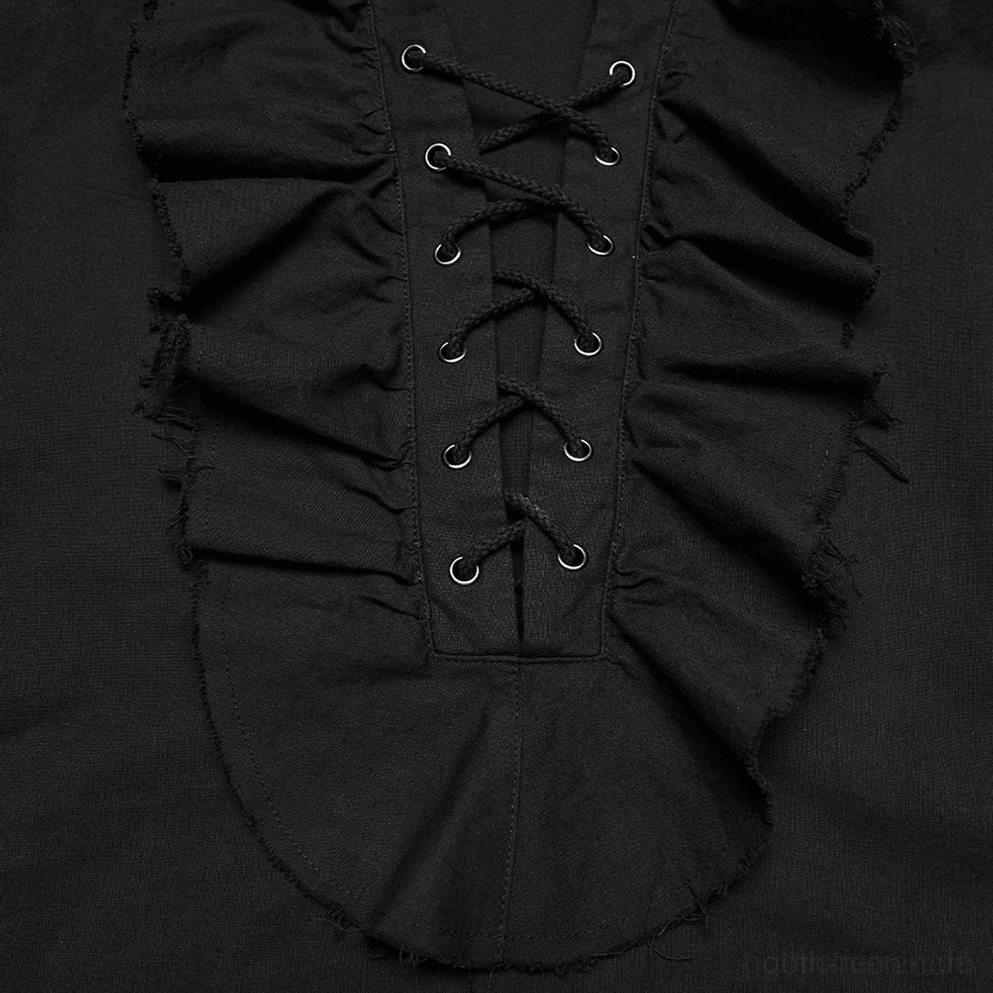 Nahaufnahme des Halsausschnitts des schwarzen Gothic Poet Hemds mit Schnürungsösen, Metal-Eyelets und gerüschtem Saum