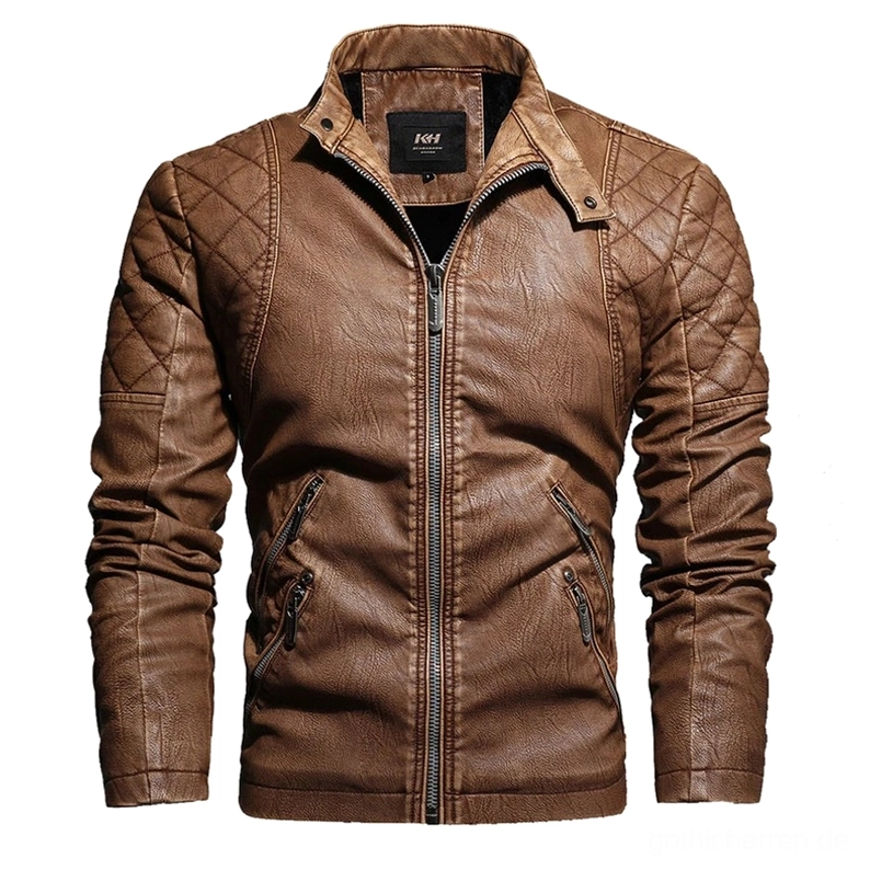 Khaki tan verwaschen Gothic PU-Kunstleder Jacke Vorderansicht mit gesteppten Oberarmen und funktionalen silbernen Reißverschluss-Seitentaschen, Stand-Kragen Design für Herren