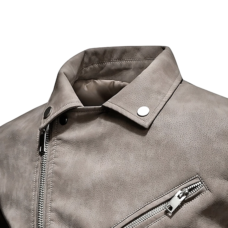 Seitenprofil der Gothic PU-Lederjacke zeigt Silhouette strukturierte Schultern und Proportionen der Bikerjacke