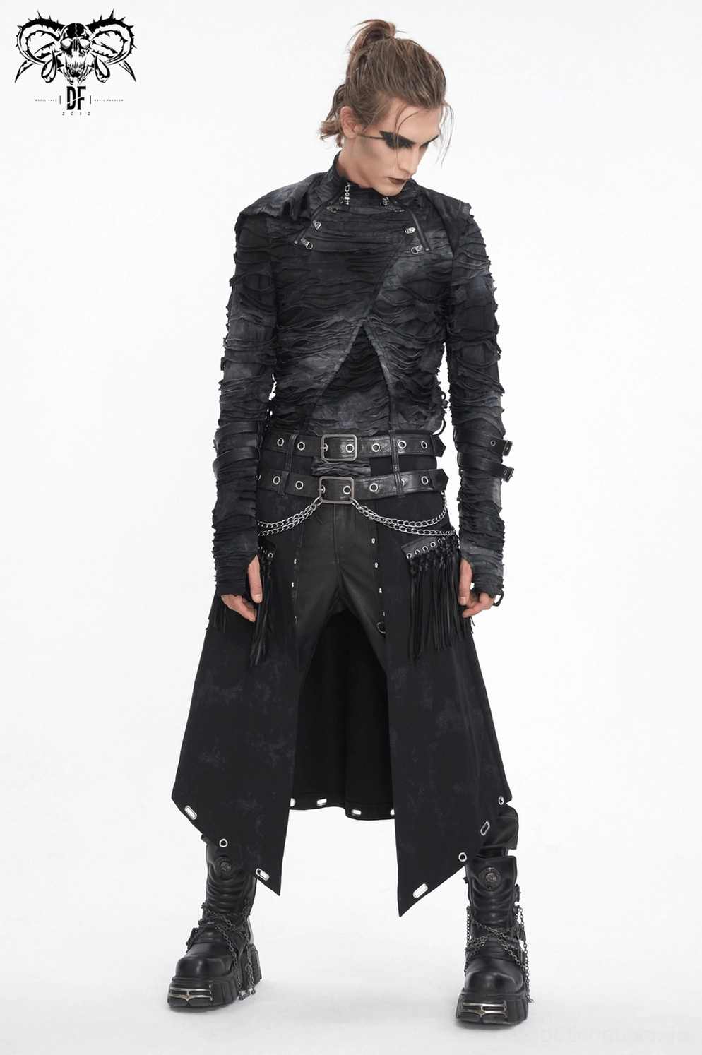 Mannequin-Seitenprofil des Gothic Ripped Hoodie in voller Länge mit Jacken-Architektur und Unterarm-Schnallen-Positionierung