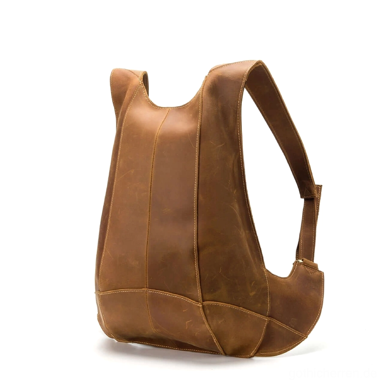 Helles Tan-Leder Gothic Rucksack Hinteransicht Winkelaufnahme abgenutztes Braun-Leder Panelstitch Konstruktion eleganter Schnitt