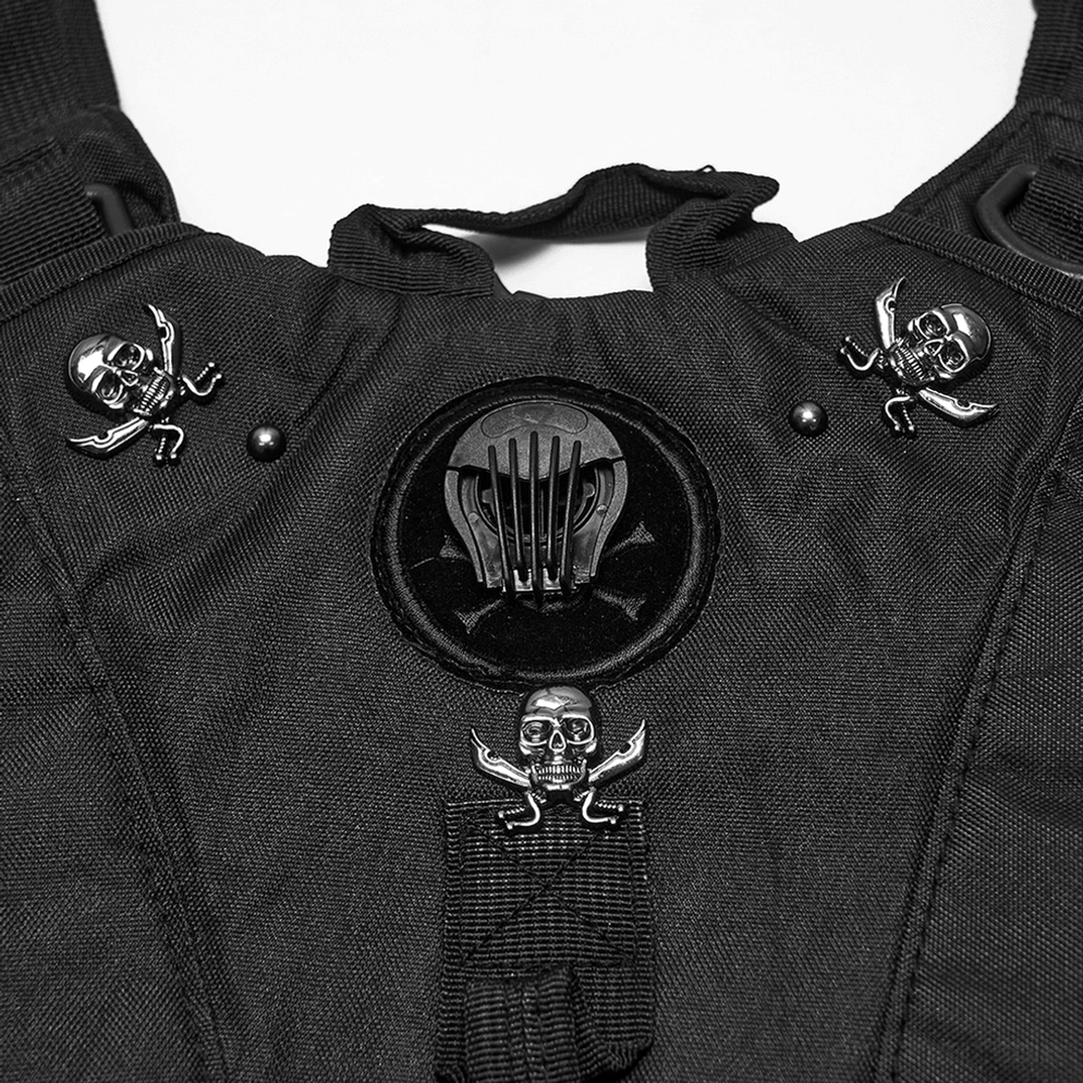 Gothic Rucksack Totenkopf-Flügel-Abzeichen-Emblem mit Stick-Patch, Metallnieten und intricate dunkelschwarzer Designarbeit
