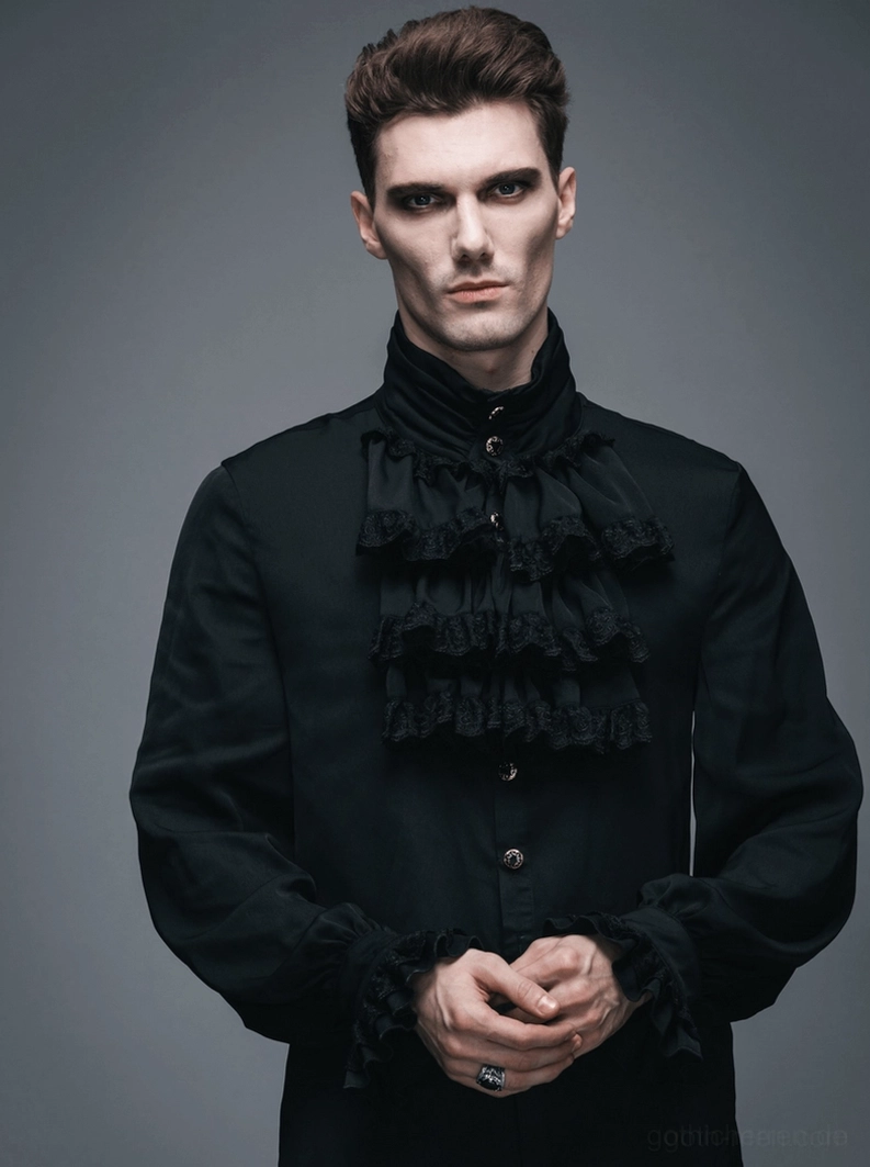 Alternative Styling-Ansicht des schwarzen gerüschten Gothic-Hemds getragen mit formalen alternativen Mode-Accessoires und dunkler Ästhetik