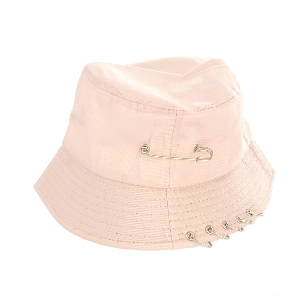 Rosa Gothic Safety-Pin Kappe mit silbernen Sicherheitsnadeln und verchromten Brim-Ringen – Frontalansicht Produkt