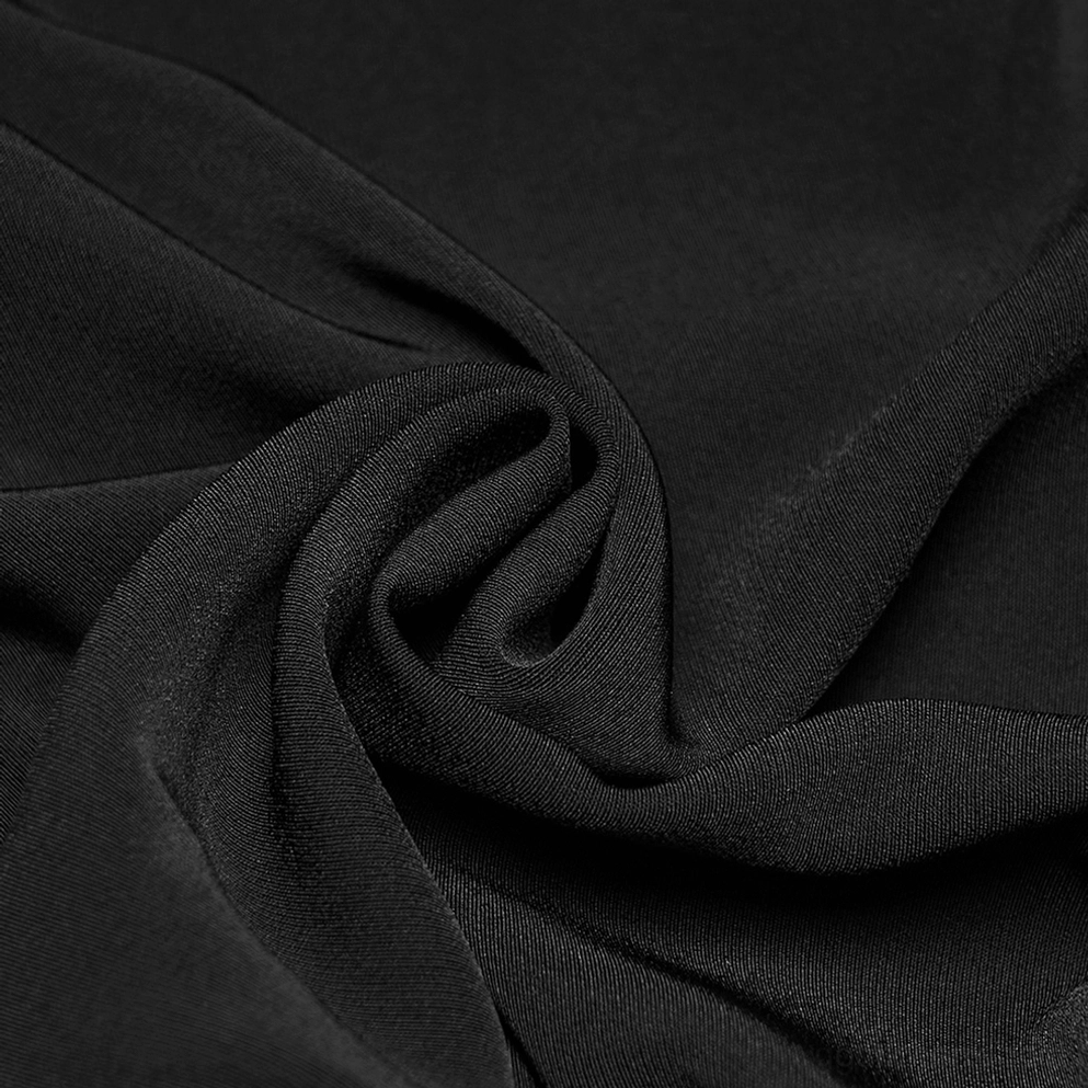 Gesamtansicht der schwarzen gotischen Samtbund-Röhrenhose in Seitenprofil - schlanke tailierte Silhouette mit vollständiger Seitenpaneel-Spitzenintegration