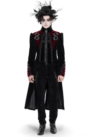 Schwarzer Gothik-Samtfrack mit ornamentaler Spitzenverzierung, asymmetrischem Kreuzreißverschluss und burgunderfarbenen Akzenten, Front-Vollbild-Studio-Ansicht auf männlichem Model
