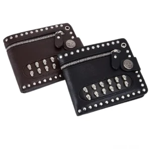 Zwei Gothic Schädel Nieten Bifold Geldbörsen in Schwarz und Braun Leder – Übersichtsansicht der kompletten Punk-Geldbörsen-Kollektion mit Metallnieten