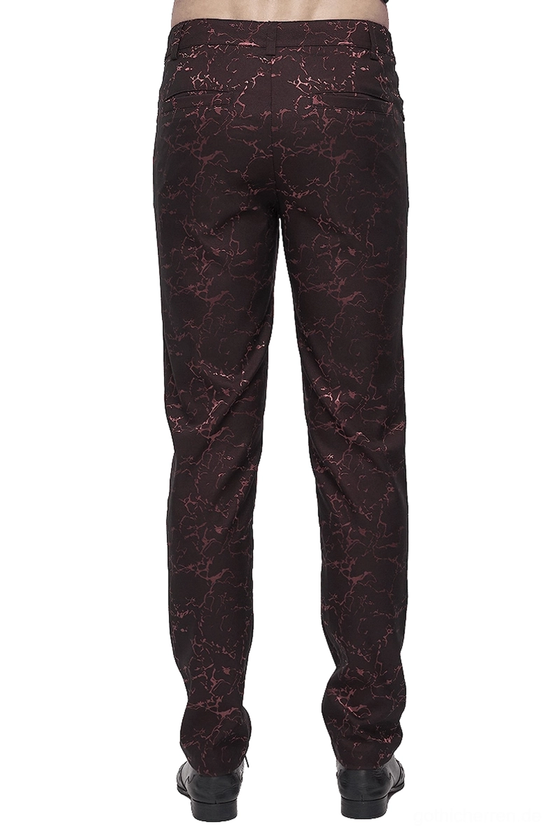 Gothic Schnürhose Rückansicht – Weinrot Slim-Fit Hose mit durchgehendem Riss-Print Muster, Rücktasche und Gürtelschleifen auf männlichem Modell