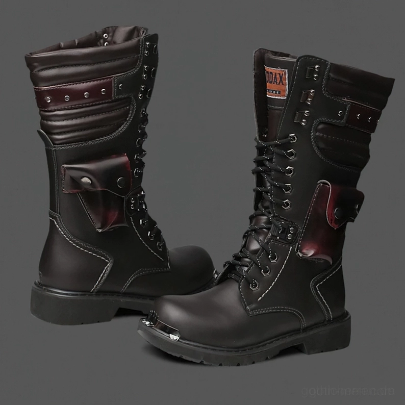 Gotischer Schnürstiefel Lederstiefel Schloss-Hintergrund stilisiert Romantische dunkle Ästhetik viktorianisch inspiriert Szene