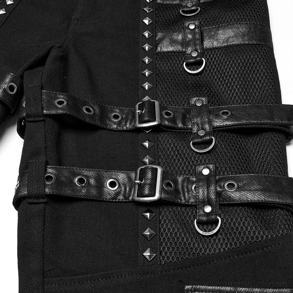 Detaillierte nahaufnahme oberschenkelriemen pyramidennieten schnallenbefestigung d-ring mesh gewebestruktur gothic pants