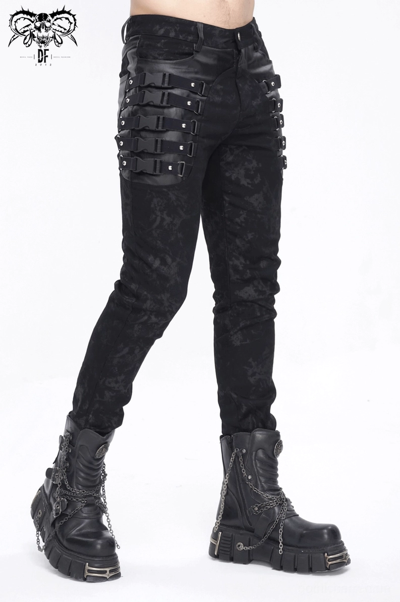 Alternative Winkelansicht der schwarzen Gothic-Slim-Fit Schnallenhose mit Betonung auf Silhouette und Hardware