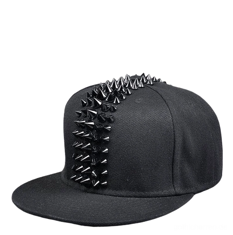 Schwarze gotische Spike Snapback Cap mit Metallspitzen, flacher Bill im Punk-Rock-Stil, Side-View Alternative Fashion Kopfbedeckung mit industriellem Charakter
