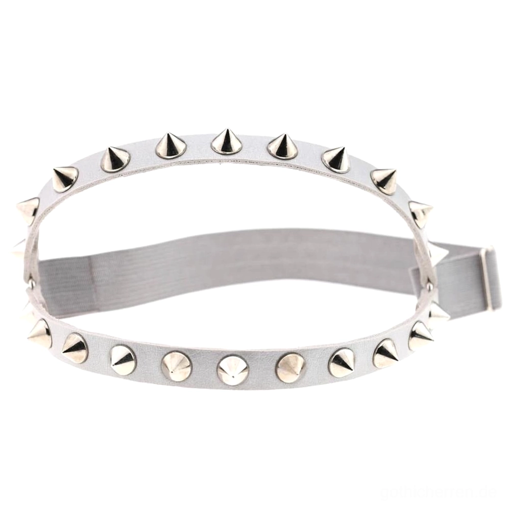 Silber-Metallic Gothic Spiked Knee Garter mit industriellen Kegelnieten und verstellbarem Schnallenverschluss, futuristisches Goth-Look, Cyberpunk-Ästhetik