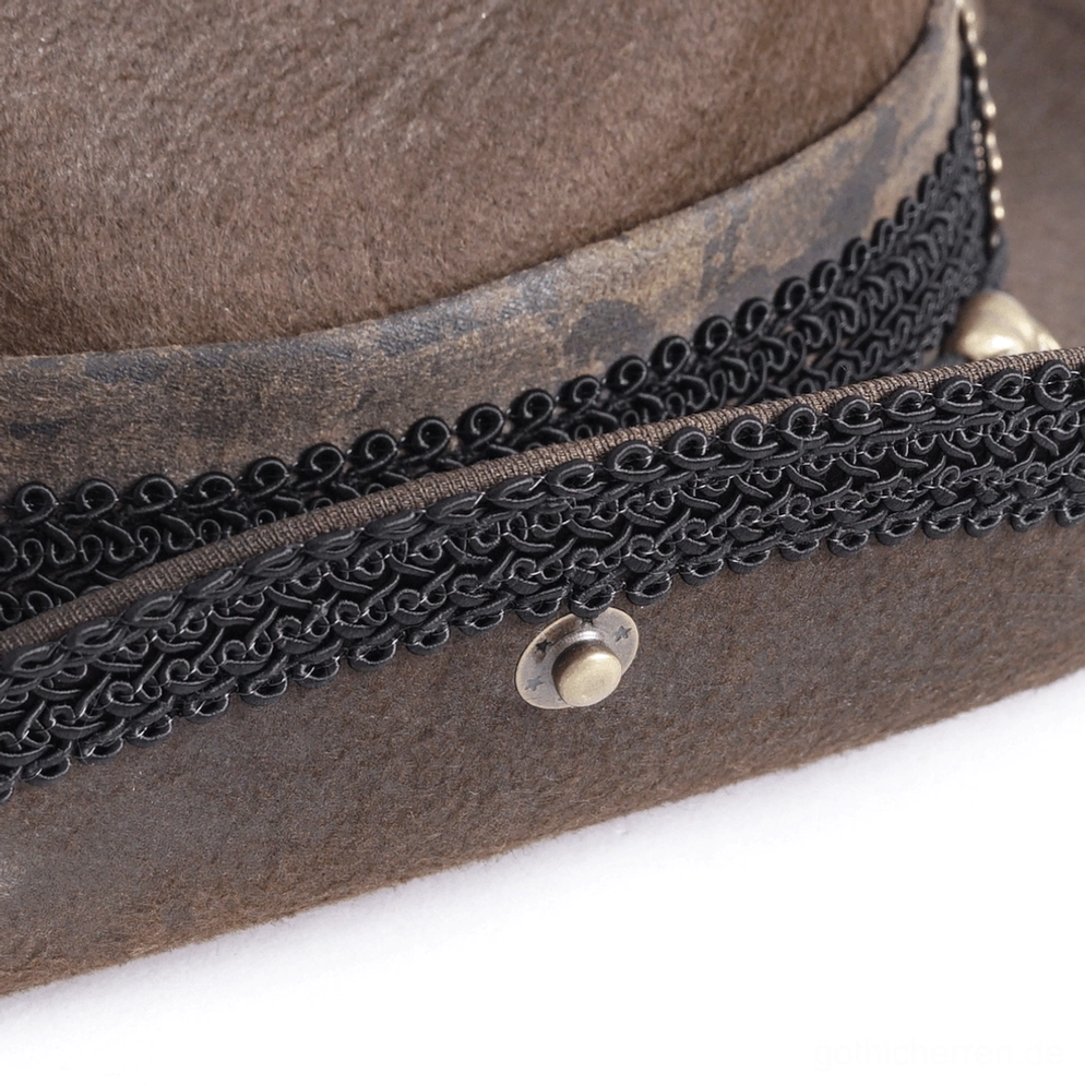 Gothischer Steampunk Cowboyhut Konstruktionsdetail mit handgesetzten Messingzahnrädern und Federanbringung