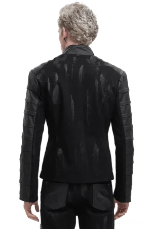 Herren Gothic Stehkragen Jacke mit Distress-Rückseite und Metallösen - Hinteransicht auf Model mit zerfaserter Textur und segmentierten Ärmeln