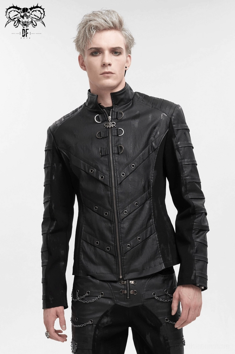 Herren Gothic Stehkragen Jacke mit Punk-Ketten gestylt - vollständiger Look mit Kettenzubehör, Ringen und alternativer Fashion