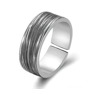 Gothic S999 Sterling Silver offener verstellbarer Cuff Ring mit gehämmerter Textur Nahaufnahme Distressed-Oberfläche unisex Schmuck