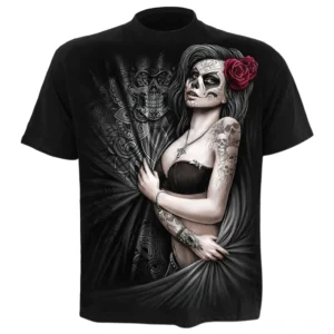 Gothic Sugar Skull 3D Druck T-Shirt schwarz Vorderansicht mit roter Rose Motiv unisex alternative Dark Fashion Tee kunstvoller Schädel Design
