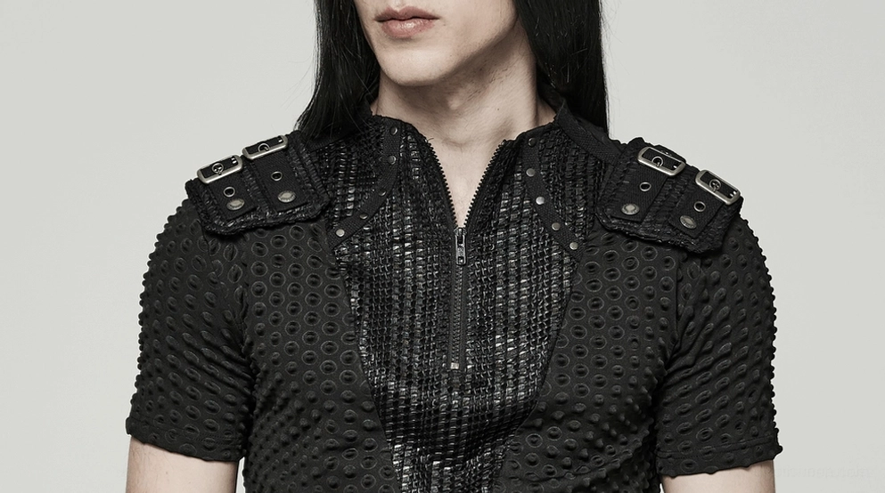 Gothic-Tactical-Shirt industrielle Ästhetik, schwarzes perforiertes Mesh und Metall-Hardware mit architektonischen Design-Details, brutalistisches Konzept