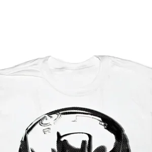 Rundhalsausschnitt Gothic Terminator T-Shirt schwarzer silberner mechanischer Schädel-Druck oberer Brustbereich Detail Crew Neck Ausschnitt