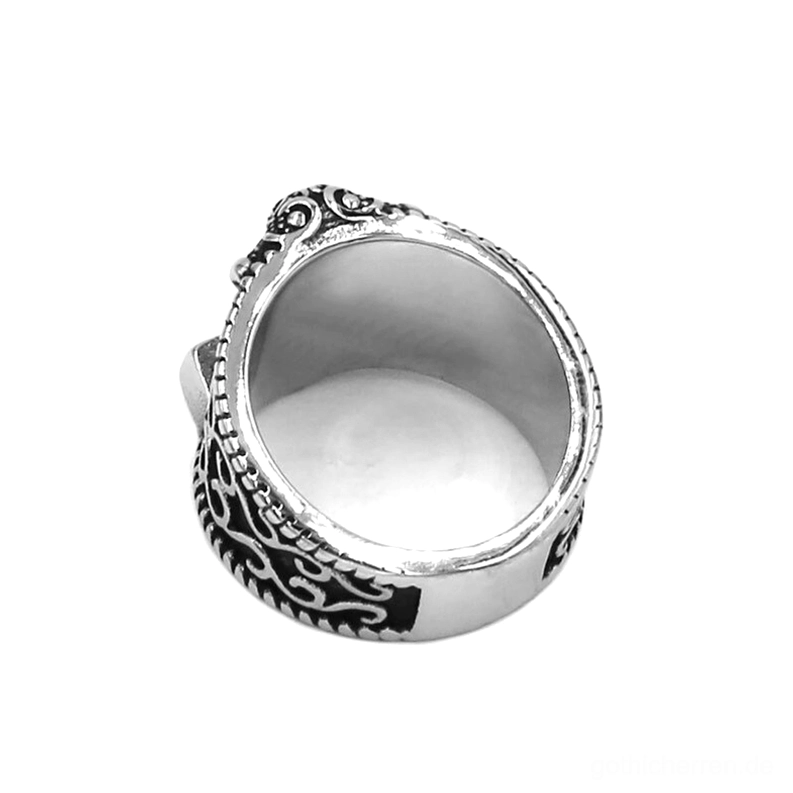 Gothic Biker Ring Seitenansicht Profil verdrehte Seil-Bordüre keltischer Knoten Design Edelstahl dunkle Vintage-Ästhetik Ringband
