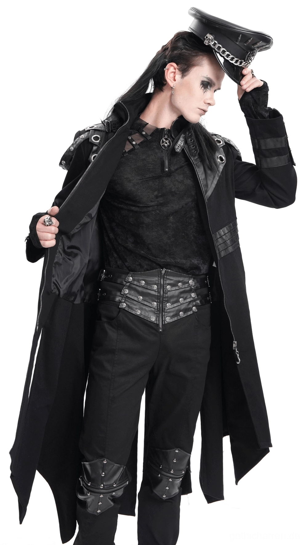 Schwarzer Gothic-Trenchcoat Frontal-Dreiviertel-Ansicht auf Mannequin, zeigt Gesamtstruktur, Metallfastener und dramatische Schnittführung
