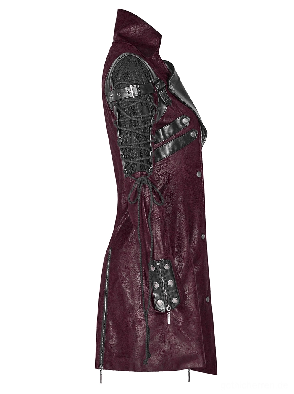 Seitenprofilansicht des bordeaux-gothischen Leder-Trenchcoats mit Schnürung an der oberen Armpartie, hochstehendem Kragen und taillierten Nähten, Produktaufnahme