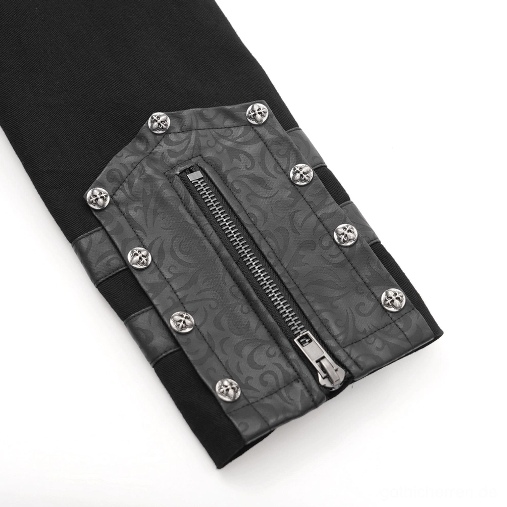 Taille-Verzierung vom schwarzen Gothic-Trenchcoat, zeigt Metallhardware und schwarze synthetische Leder-Verzierungen mit Industrial-Ästhetik