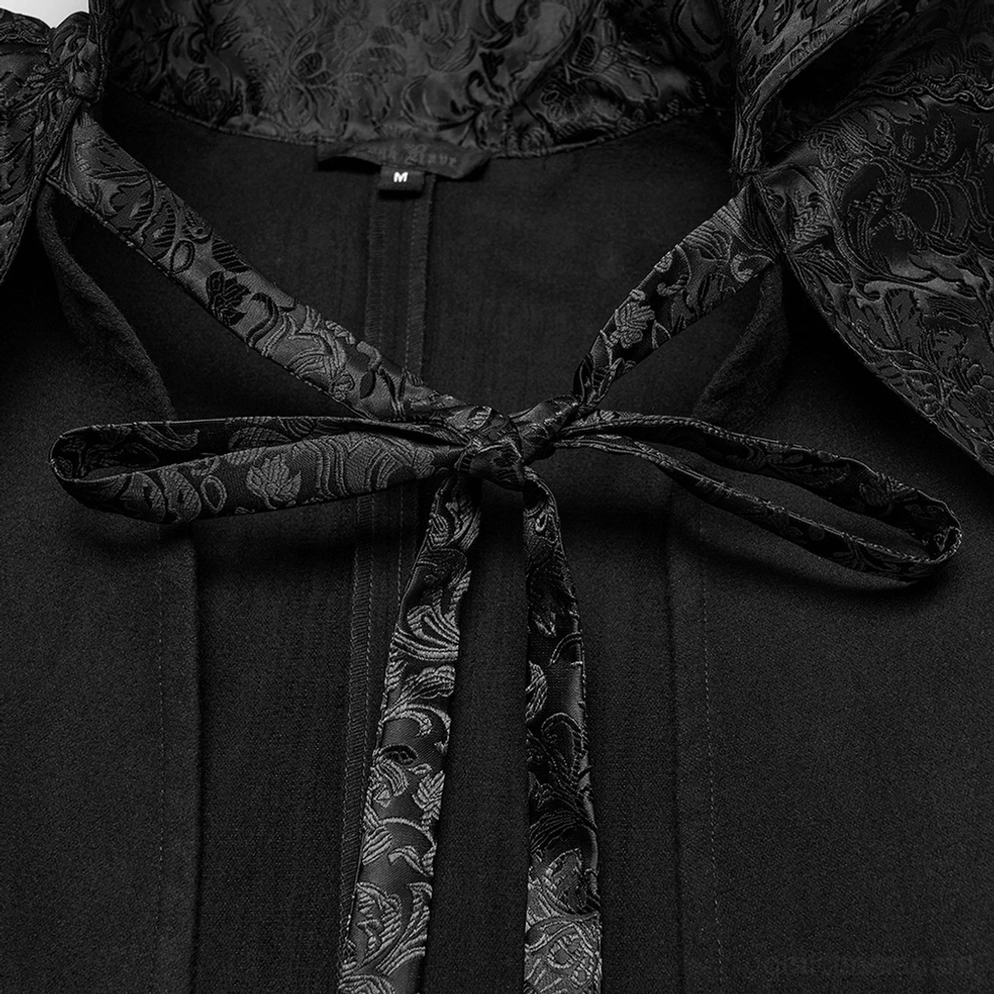 Gothic Umhang Halsverschluss-Nahaufnahme - jacquard-gewebtes Schleifenband und bestickte Kragenbordüre mit viktorianischem Handwerk-Detail