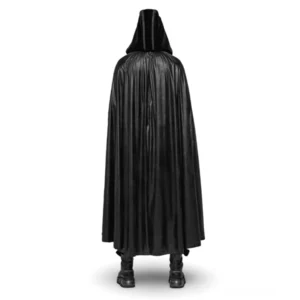 Gothic Umhang Rückansicht – bodenlange schwarze Kapuze mit glänzendem Satin-ähnlichem Stoff und fließender Silhouette