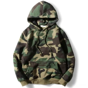 Gothic Waldtarn Fleece Kapuzenpullover Herren Vorderansicht mit großer Känguru-Tasche und verstellbarer Kapuze in Armeegrün
