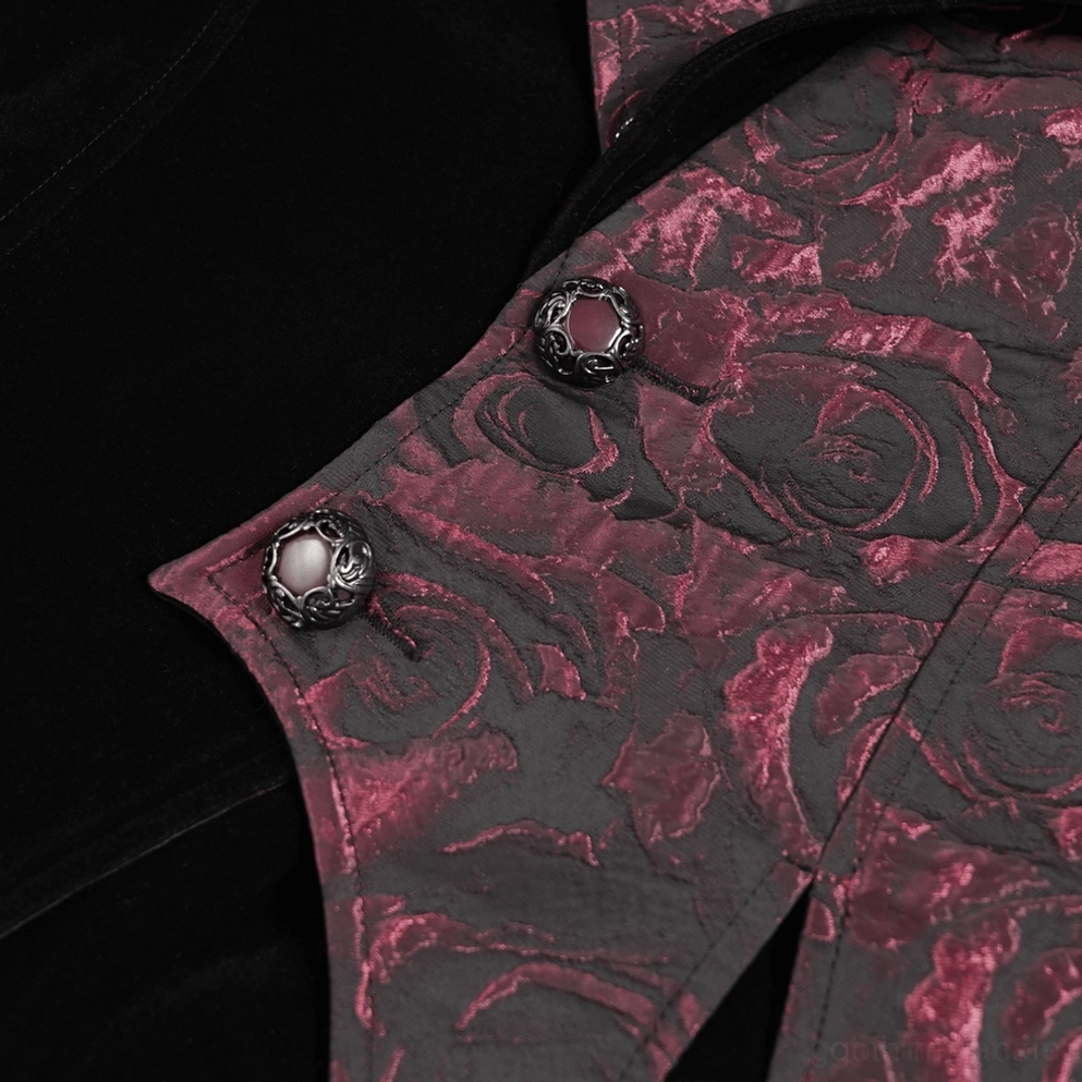 Nahaufnahme des Federkragens und des Jacquard-Rosenmusters auf der weinrot-schwarzen Gothic-Weste mit Textil-Handwerkskunstdetails