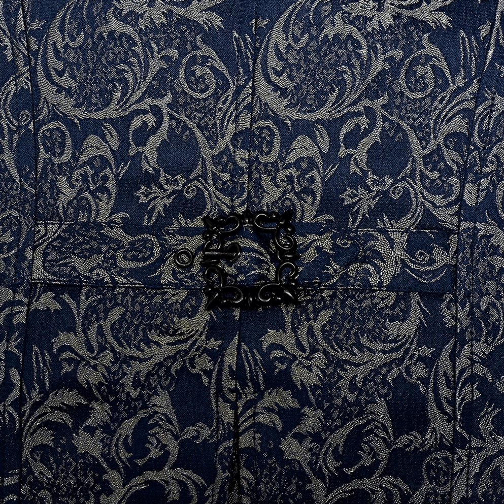 Marineblaue Gothic-Weste Stofftextur und Jacquard-Webdetail mit Rückengürtel und Metallverschluss Nahaufnahme