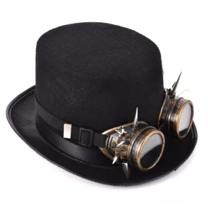 Zwei identische Gothic Steampunk Zylinder Hüte mit vintage messingfarbigen Brillen und Metallspitzen-Dekorationen, zeigt professionelles Produktstyling, Design-Details und Trageoptionen für alternative Fashion und Subkultur-Enthusiasten