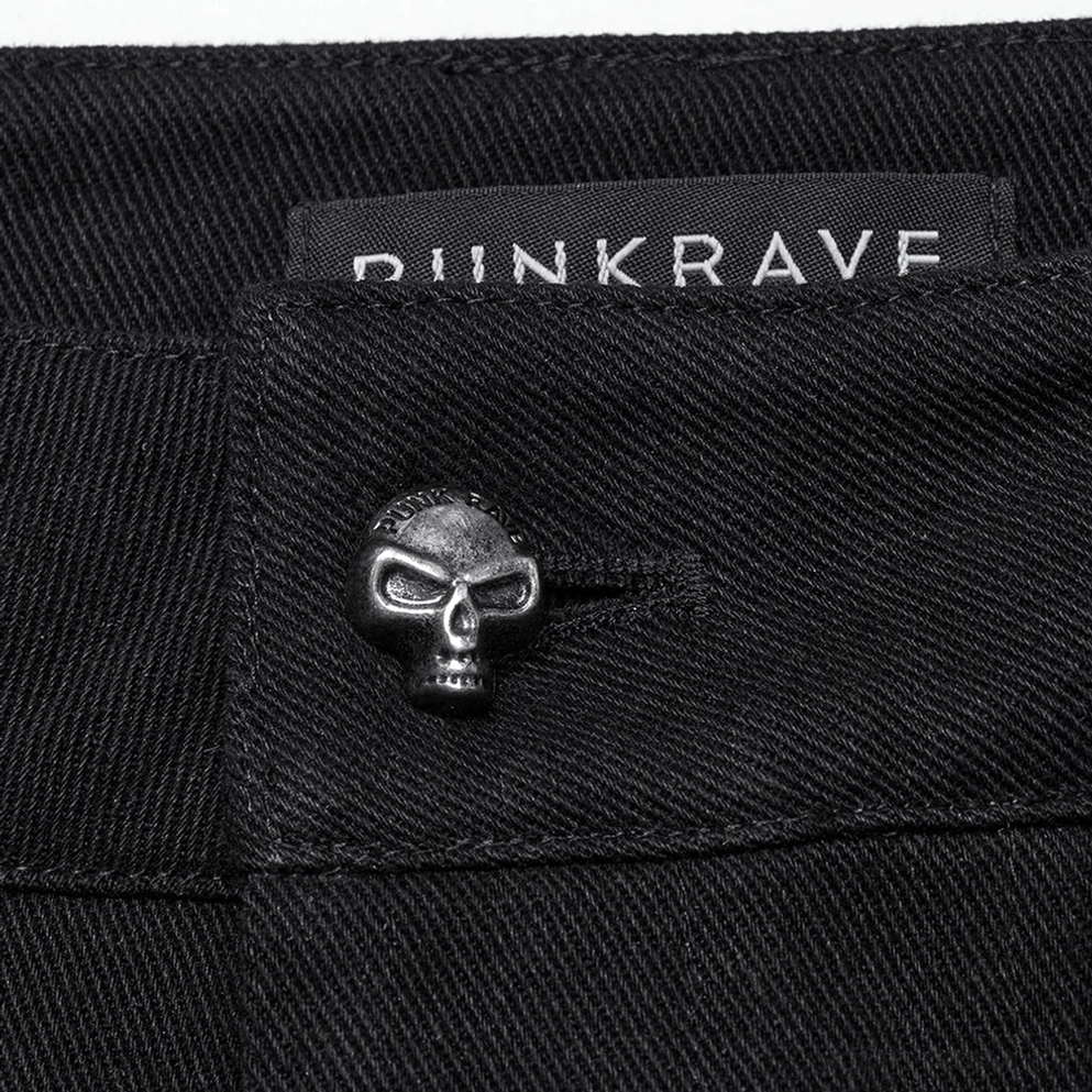 Nahaufnahme Taillenverschluss – Schädel-geprägte Metallknopf-Details, Knopf- und Reißverschluss-Konstruktion und Premium-Twill-Gewebestruktur in Großaufnahme